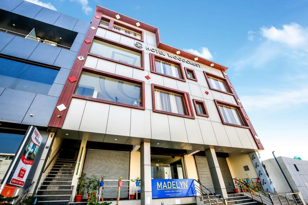 Hotel Woodcrest Zirakpur - Best Family Hotel By - A Unit Of Sidham Group Kültér fotó