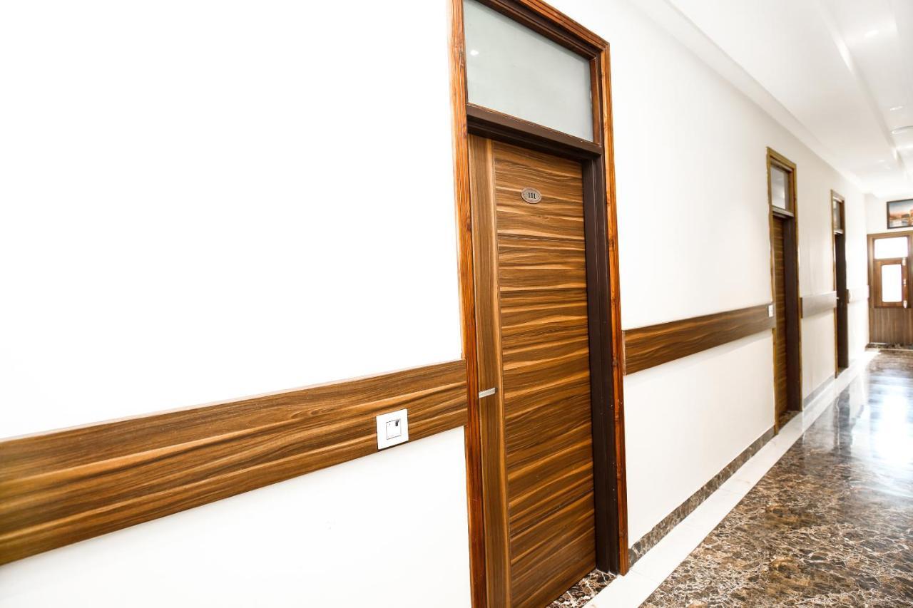Hotel Woodcrest Zirakpur - Best Family Hotel By - A Unit Of Sidham Group Kültér fotó