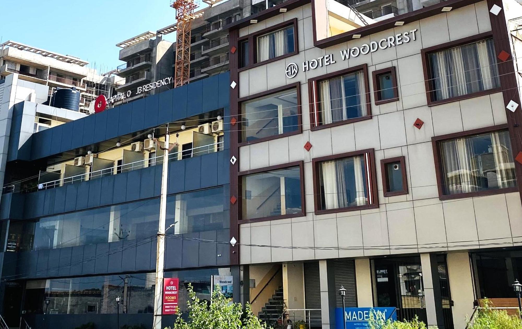 Hotel Woodcrest Zirakpur - Best Family Hotel By - A Unit Of Sidham Group Kültér fotó