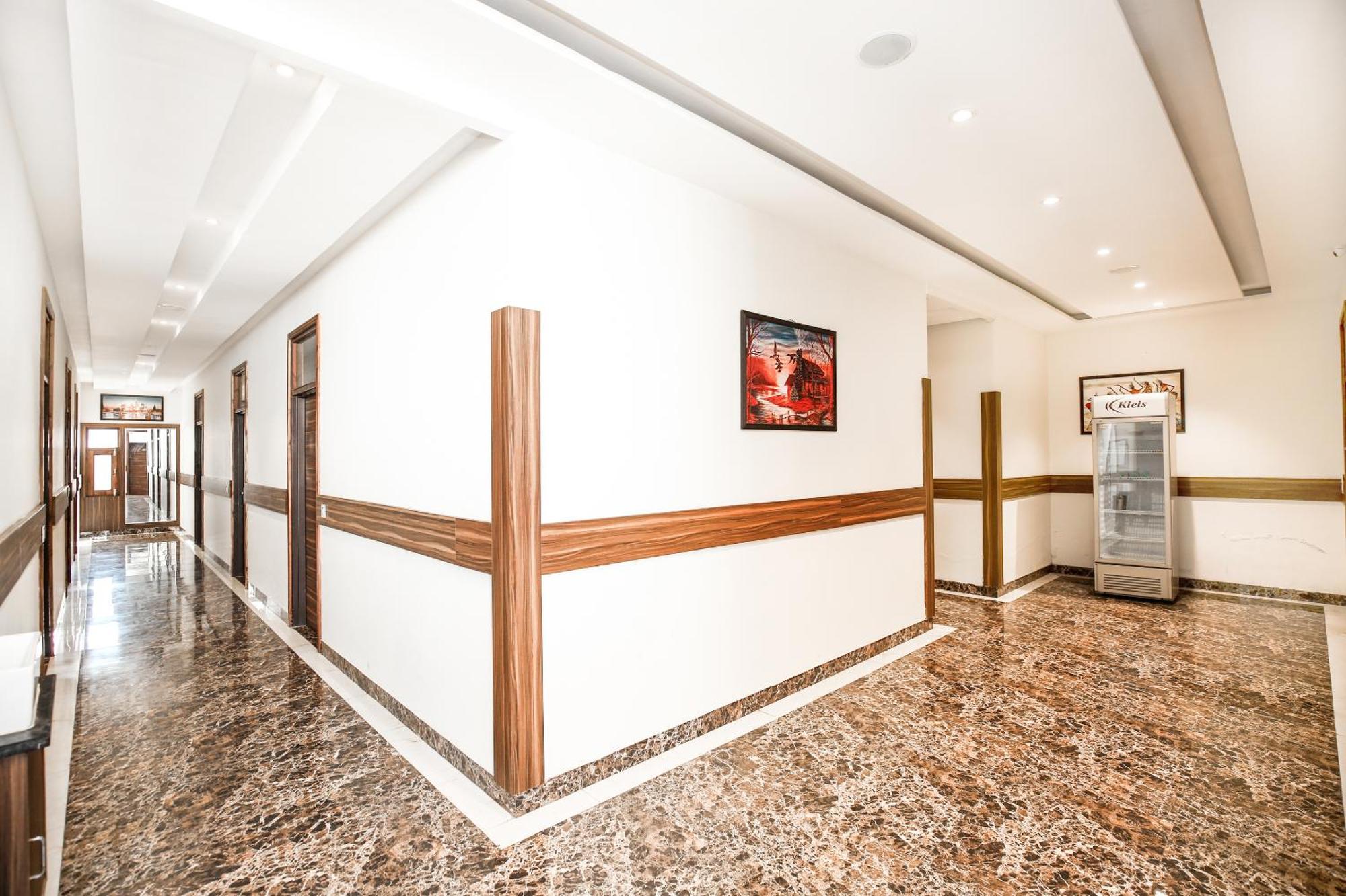 Hotel Woodcrest Zirakpur - Best Family Hotel By - A Unit Of Sidham Group Kültér fotó